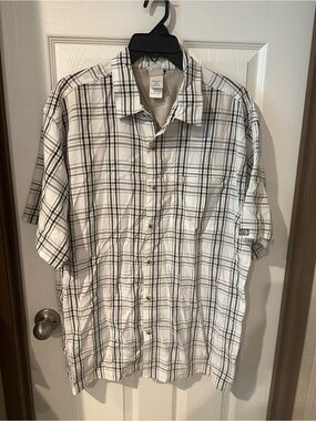 The North Face Men's Short-Sleeve Plaid Button-Down Shirt - White & Gray Large